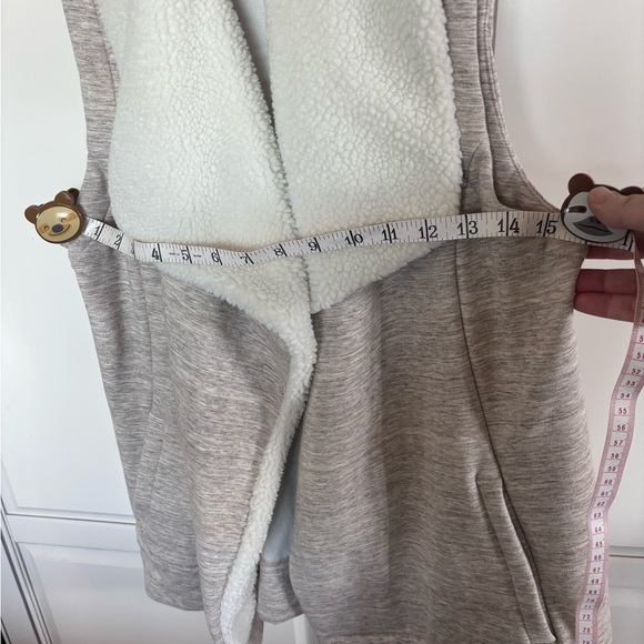 Athleta Apres Anything Sherpa lined vest Small - Picture 7 of 8